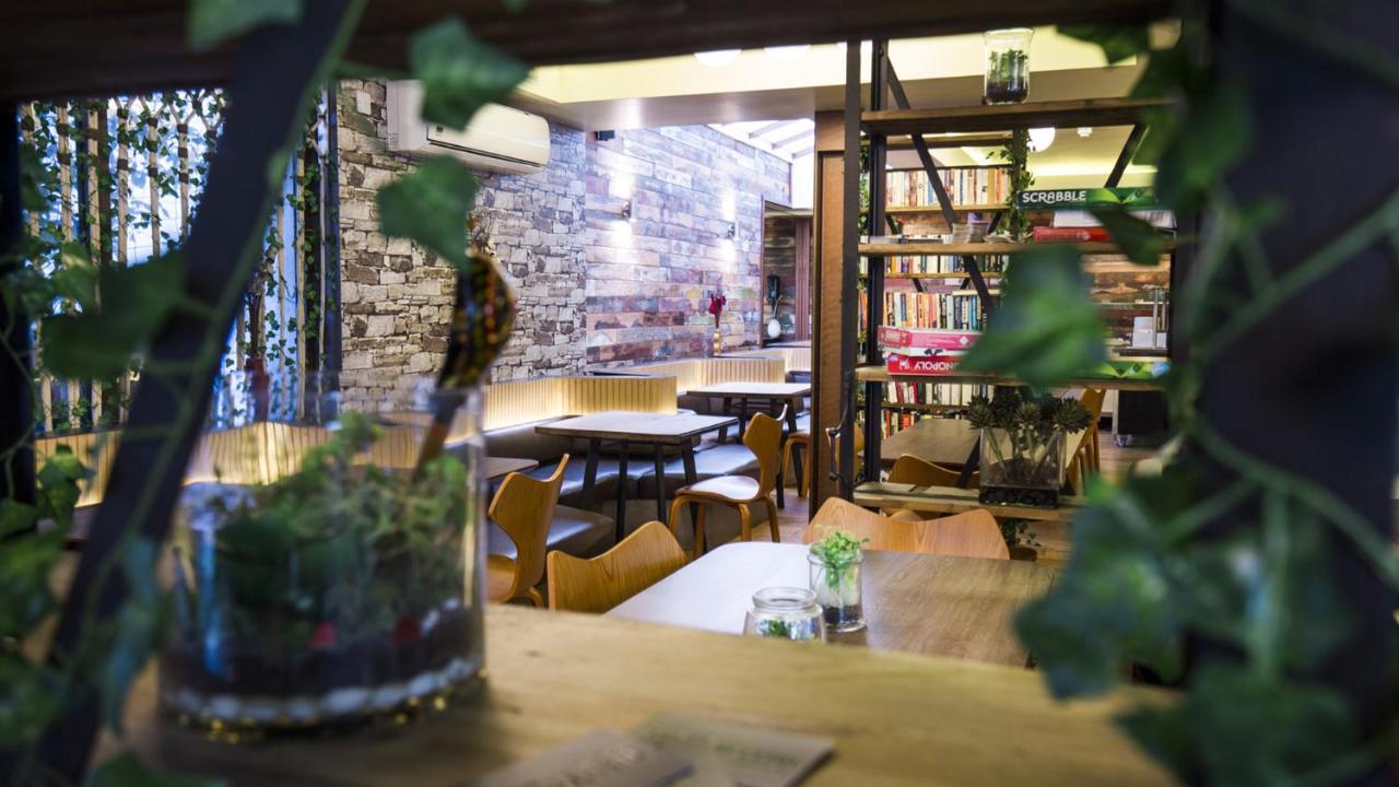 The Club @ Willesden Hostel Londra